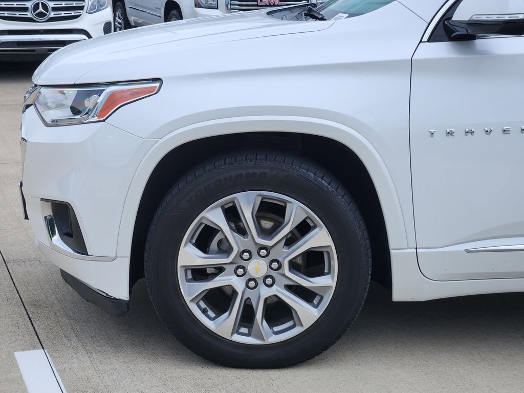 Used 2018 Chevrolet Traverse Premier w/ Driver Confidence II Package FWD image 8