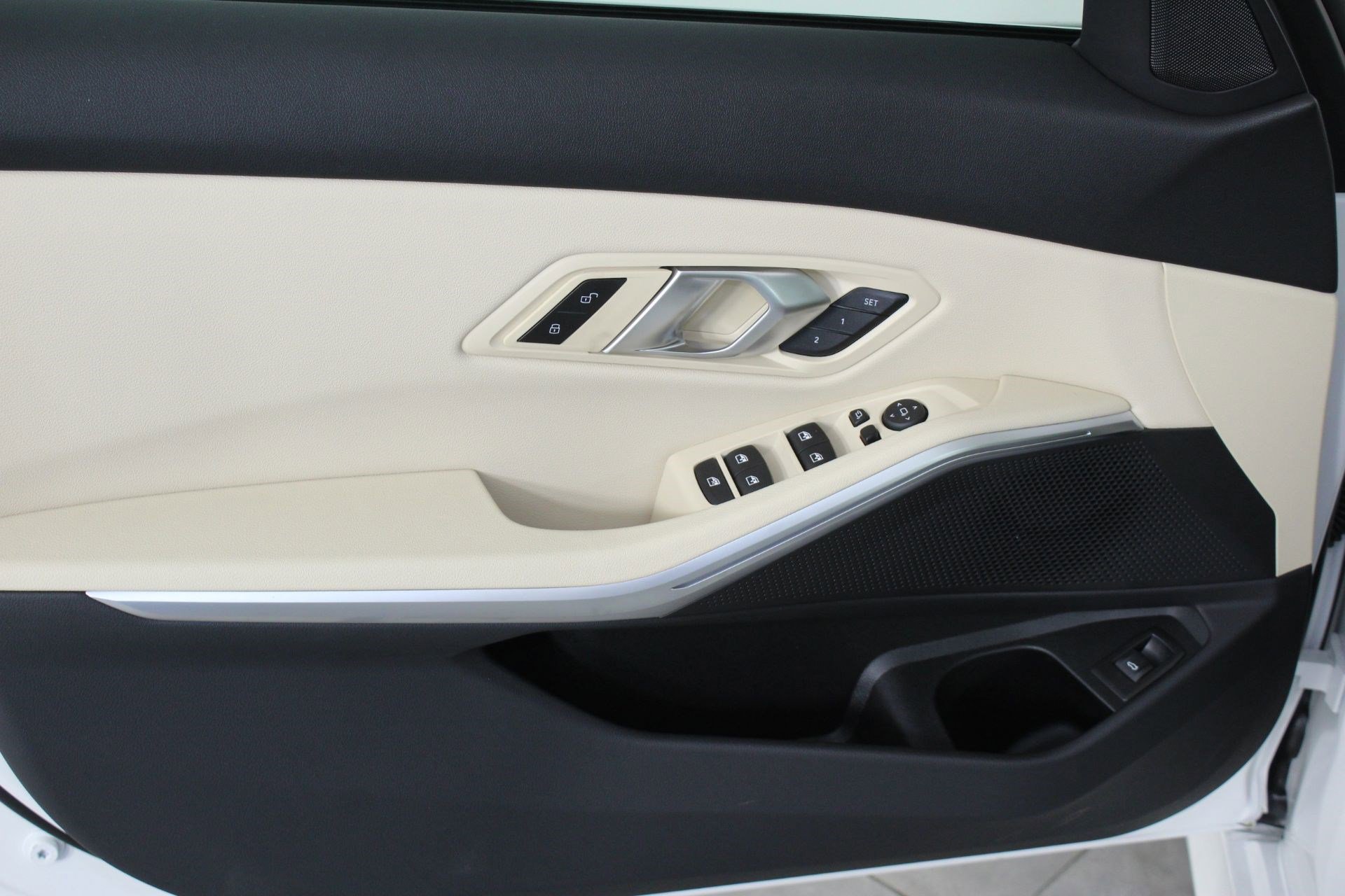 Used 2026 BMW 330i xDrive Sedan image 12