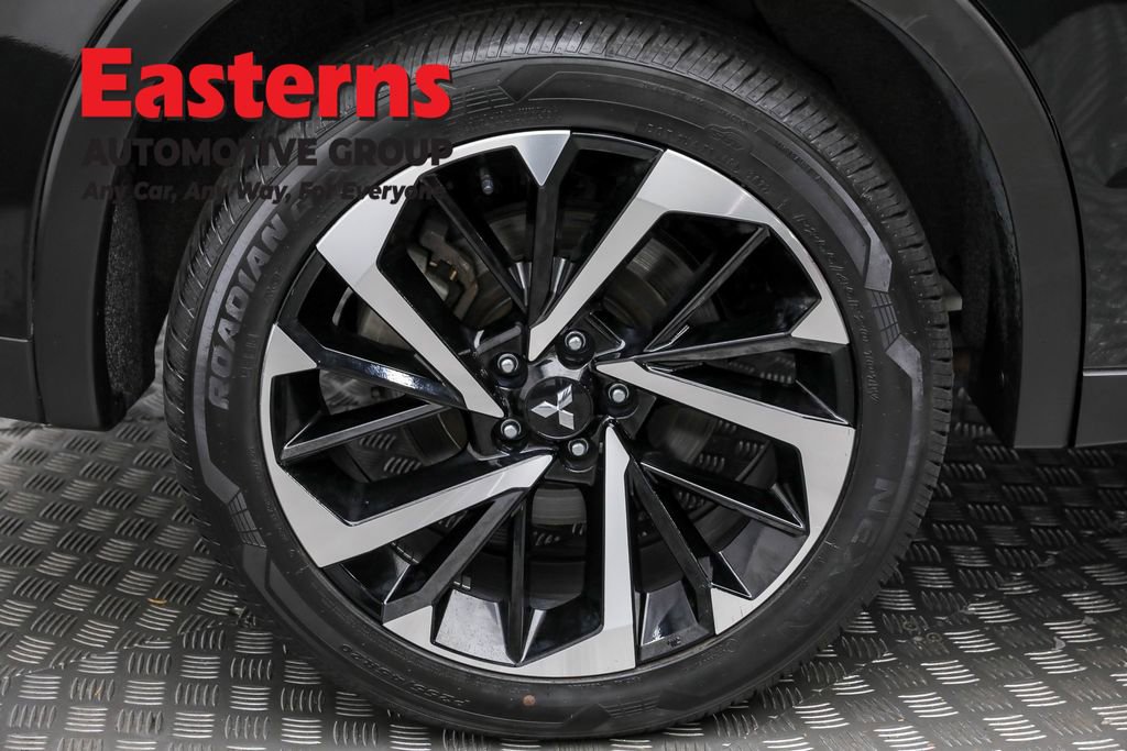 Used 2023 Mitsubishi Outlander SE image 31