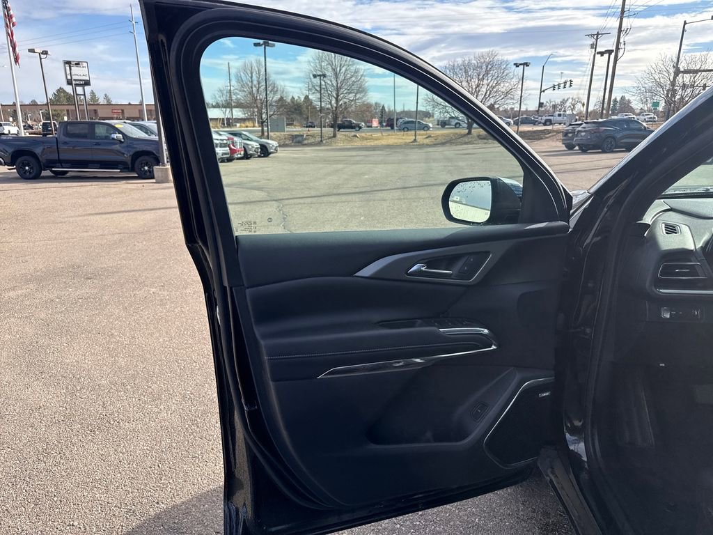 New 2025 Chevrolet Traverse LT w/ Enhanced Driving Package image 10