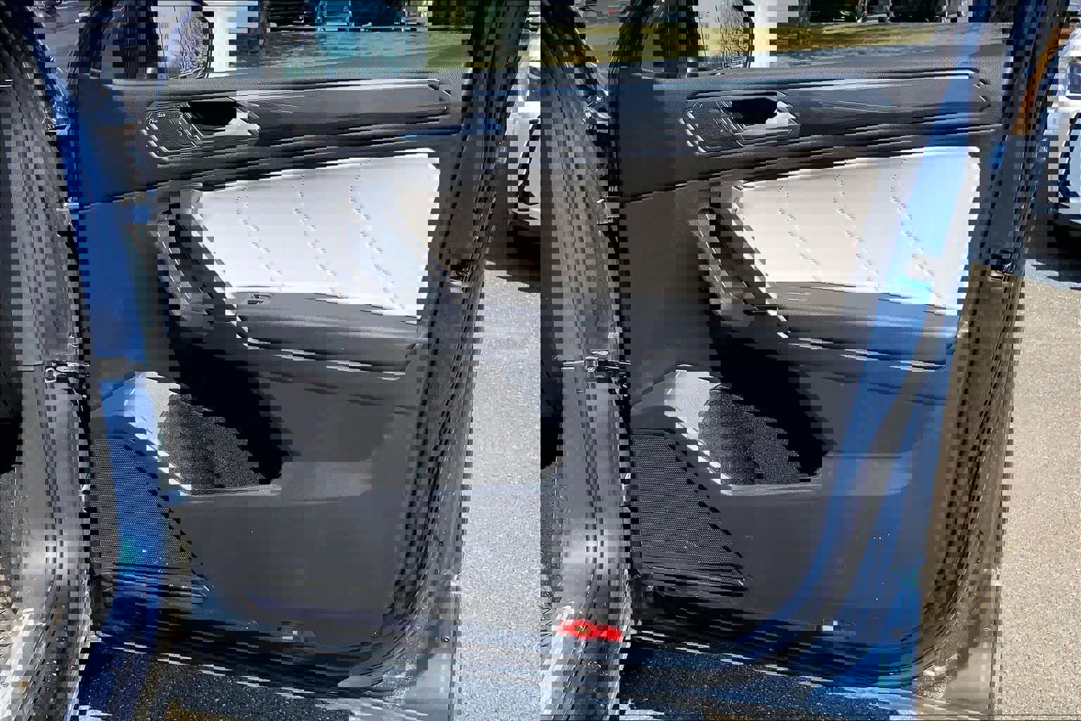 Used 2020 Volkswagen Tiguan SEL Premium R-Line w/ 3rd Row Seat Package image 23