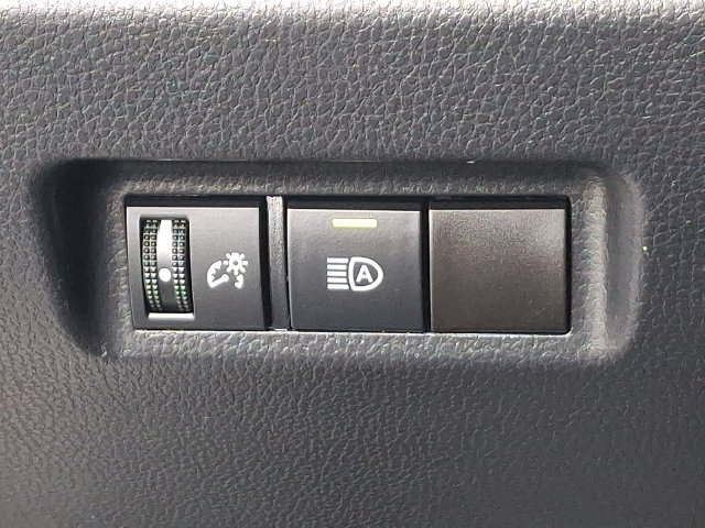 Used 2024 Toyota RAV4 LE AWD/4WD image 9