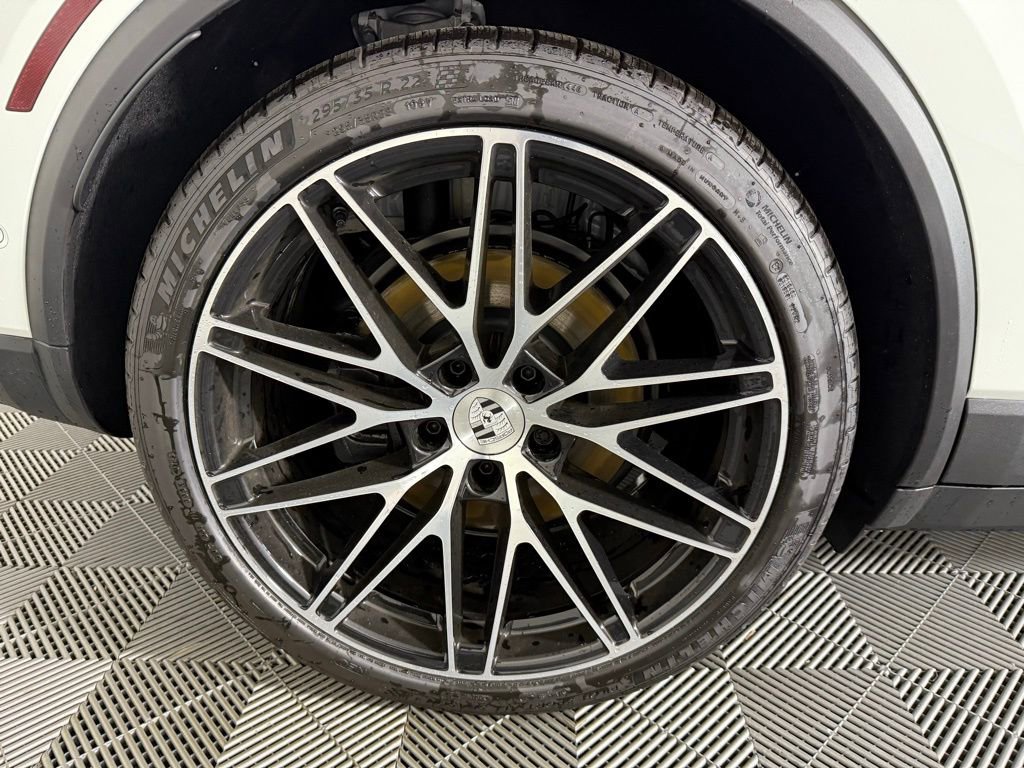 New 2025 Porsche Macan 4 Electric image 12