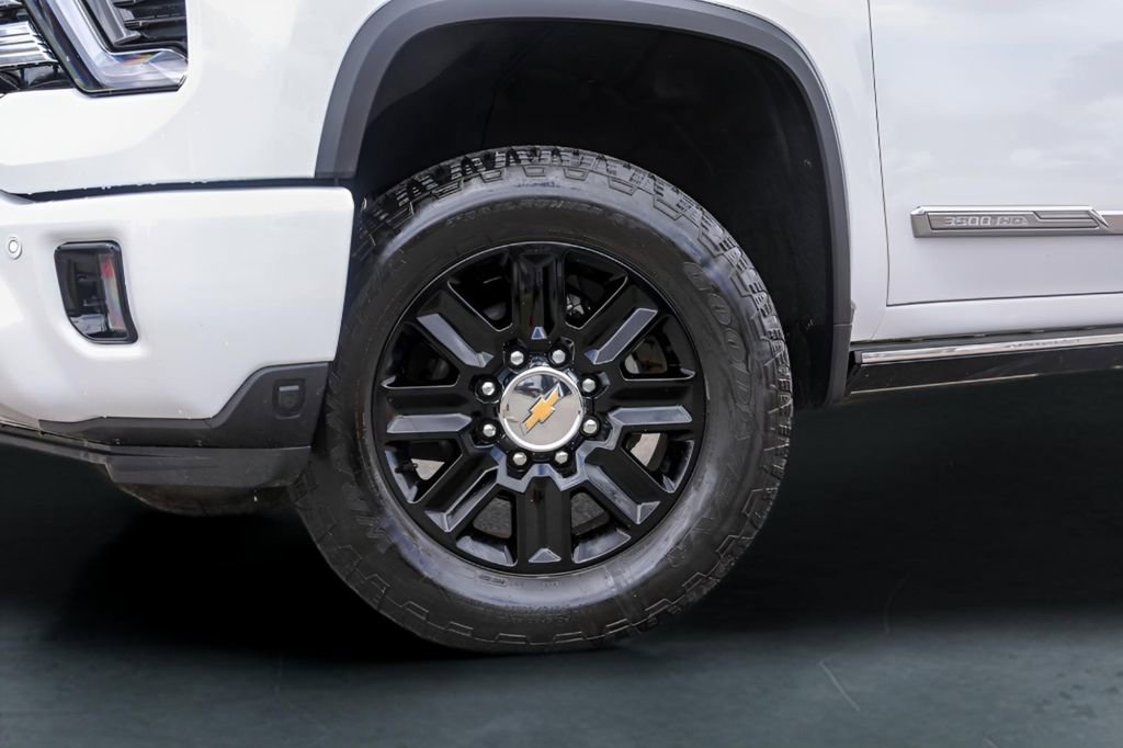 Certified 2024 Chevrolet Silverado 3500 High Country w/ High Country Premium Package image 4