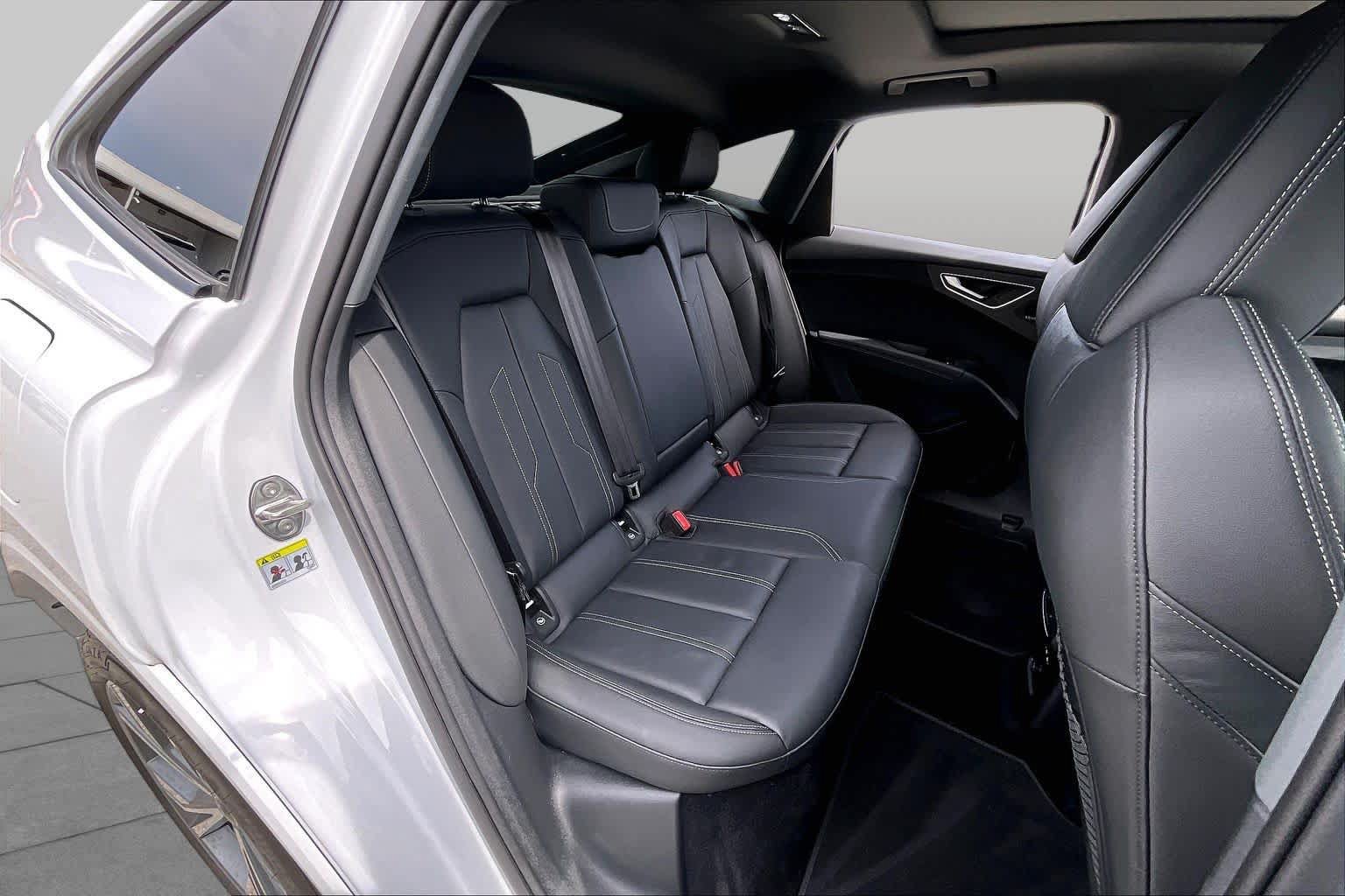 Used 2024 Audi Q4 e-tron Premium Plus AWD/4WD image 20