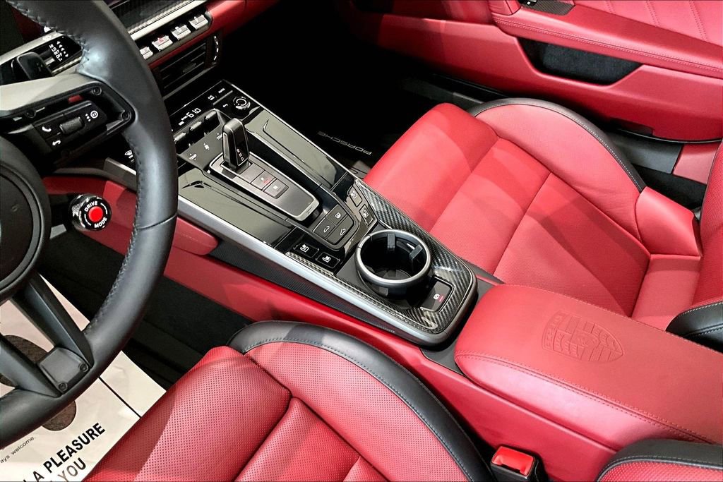 Used 2025 Porsche 911 Carrera RWD image 17