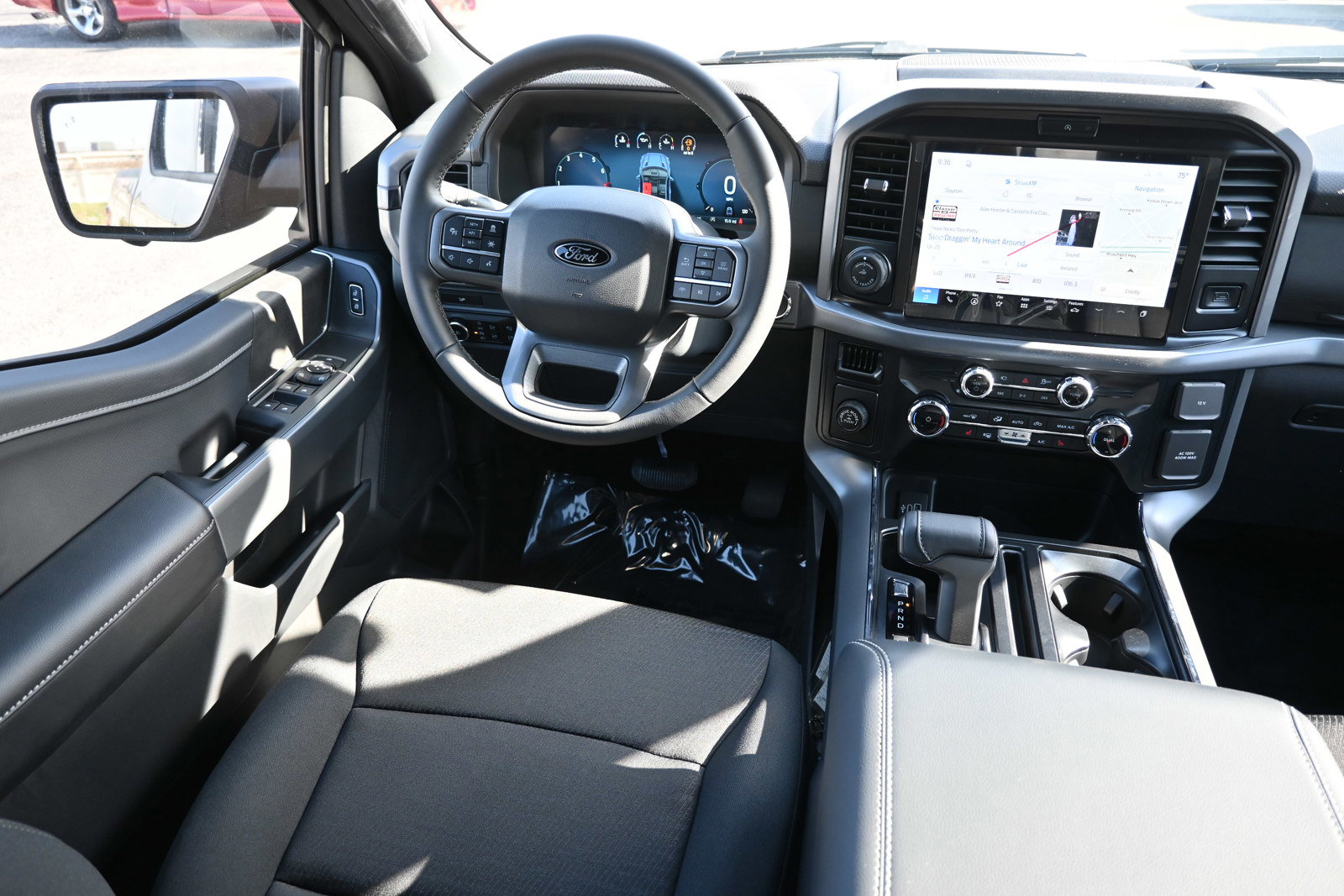 New 2026 Ford F150 XLT w/ Equipment Group 302A MID image 32