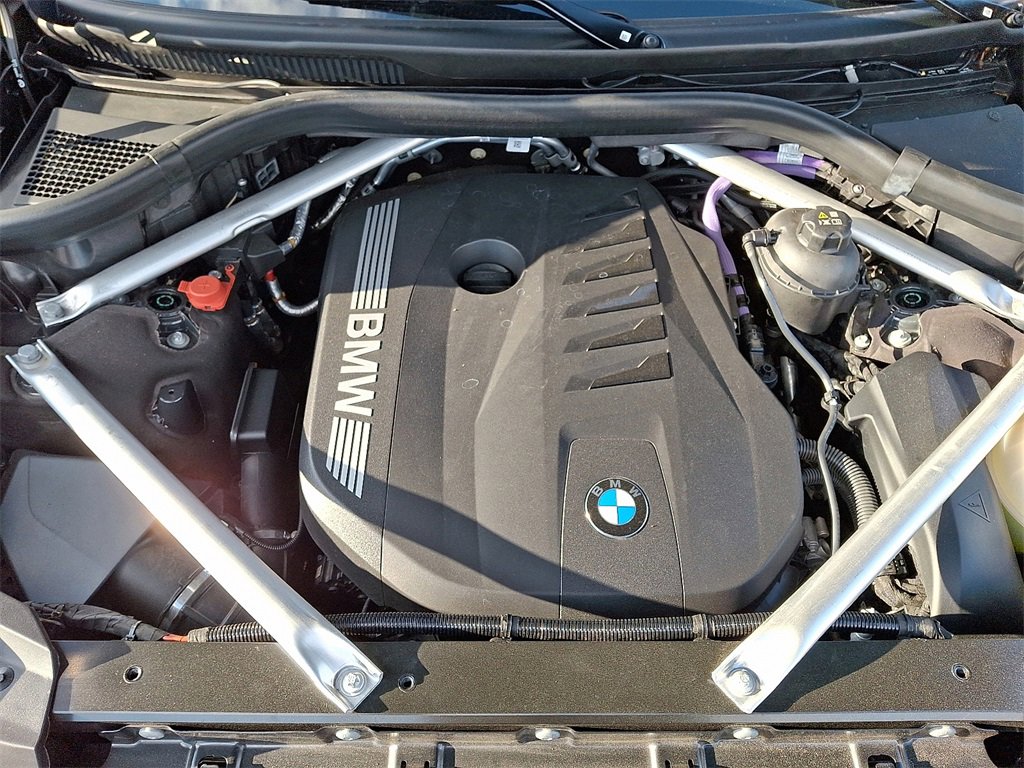 Certified 2024 BMW X7 xDrive40i w/ Executive Package image 30
