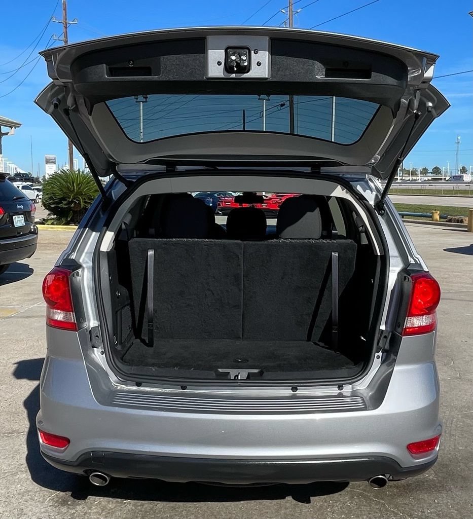 Used 2018 Dodge Journey SXT w/ Connectivity Group FWD image 11