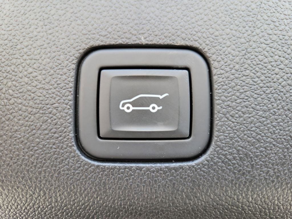 Used 2024 Chevrolet Suburban LT AWD/4WD image 9
