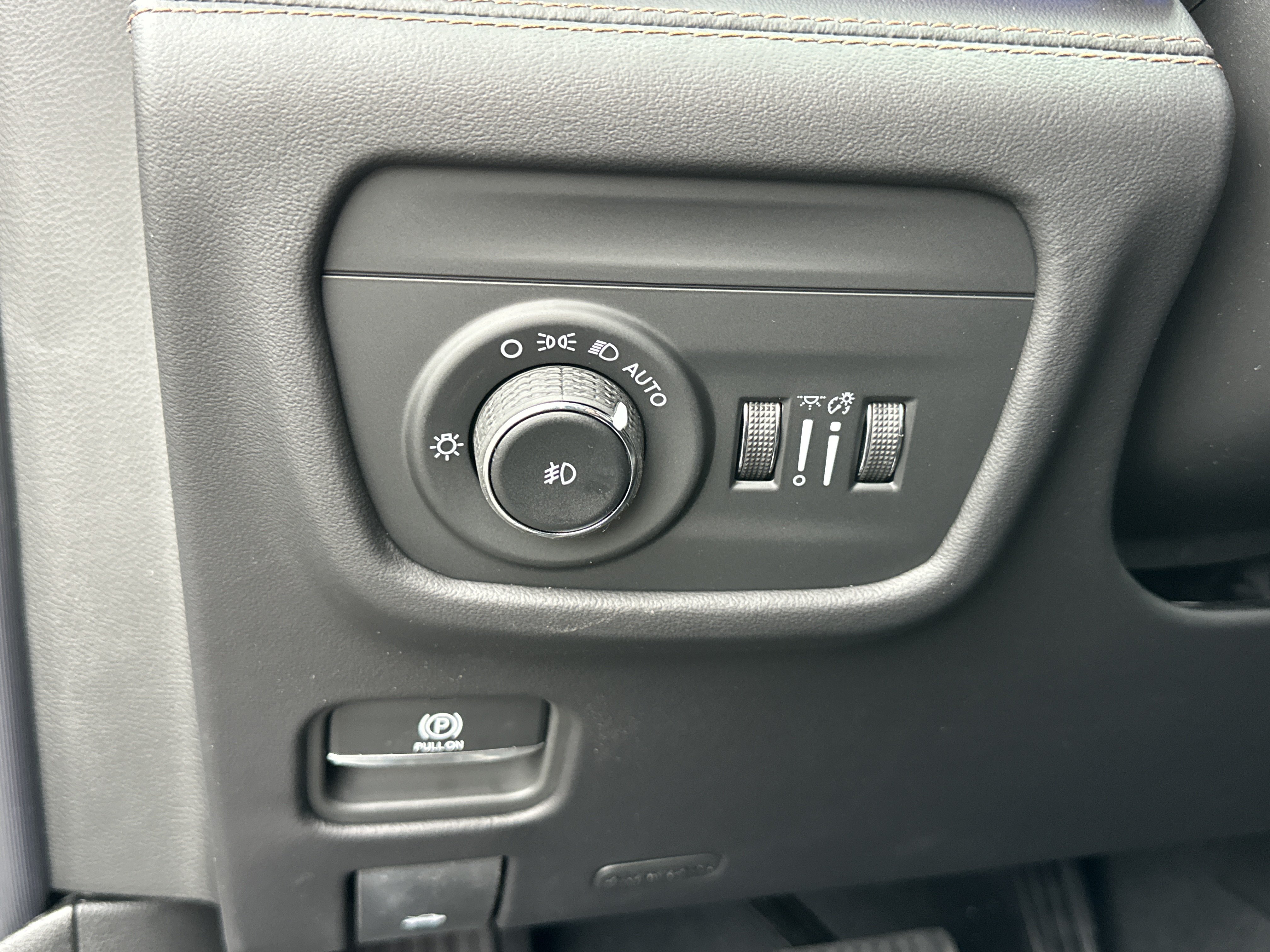 New 2027 Jeep Grand Cherokee Summit AWD/4WD image 11