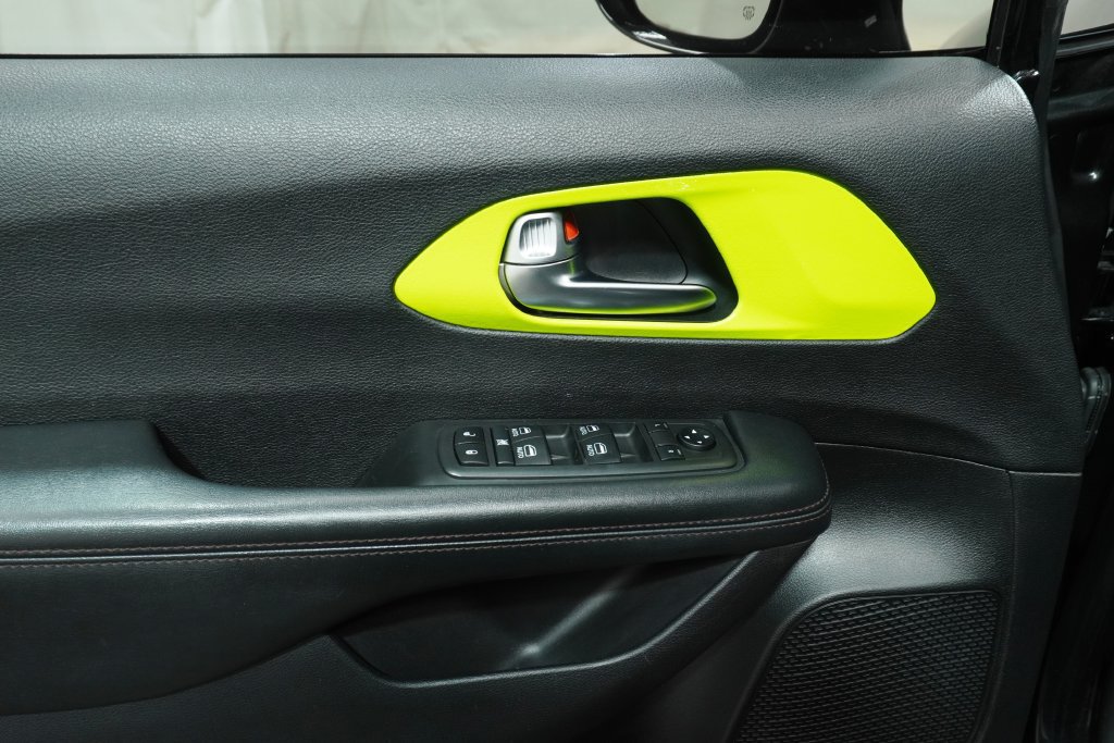 Used 2019 Chrysler Pacifica Touring-L FWD image 27