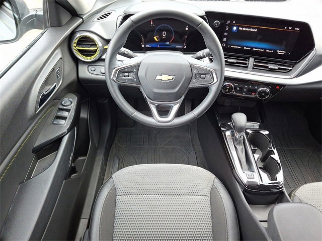 Used 2025 Chevrolet Trax LT w/ Driver Confidence Package image 11