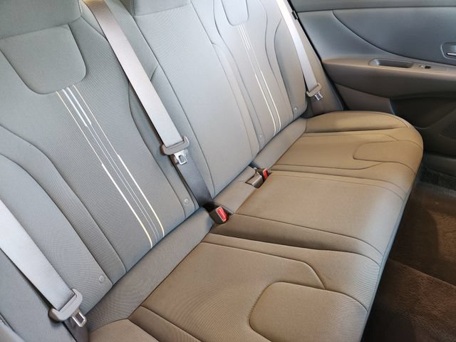 Certified 2025 Hyundai Elantra Sport FWD image 19