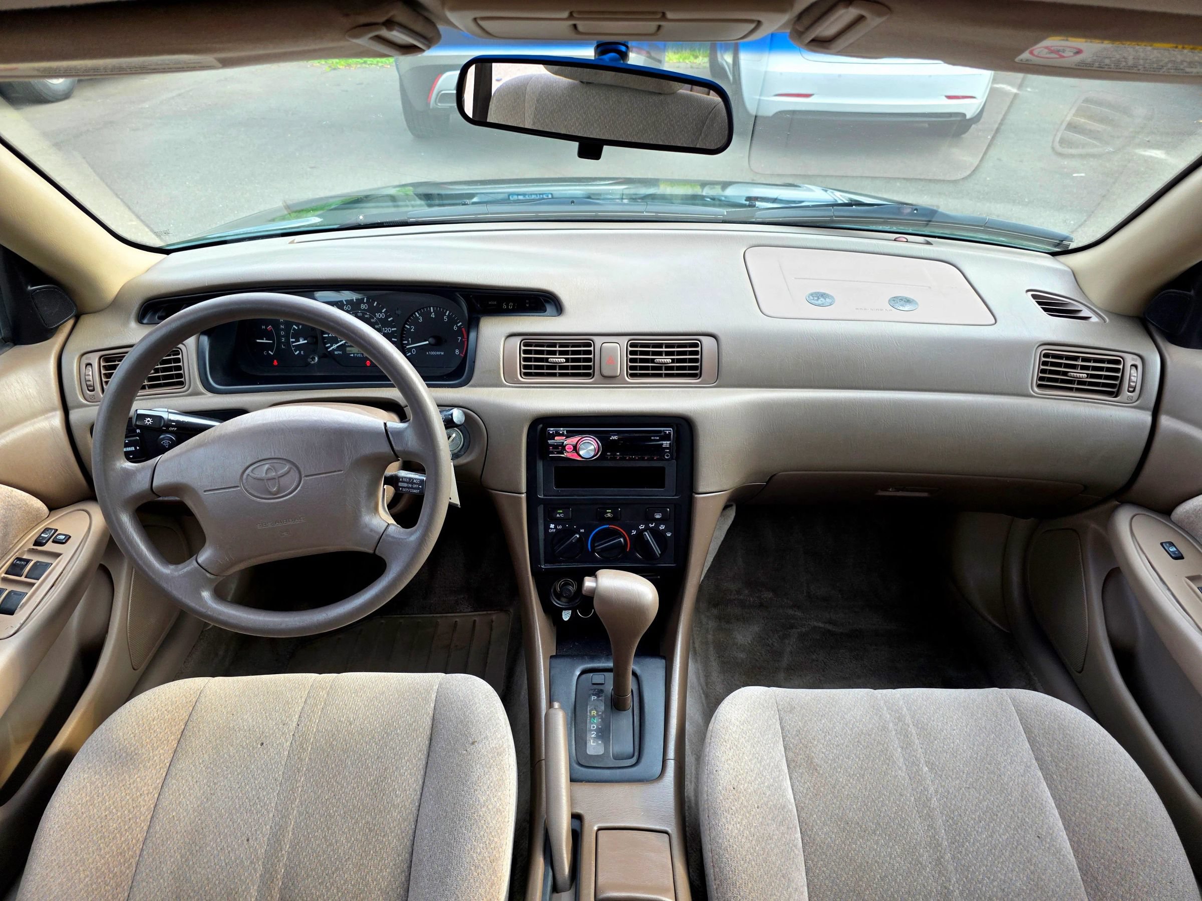 Used 2000 Toyota Camry LE FWD image 9
