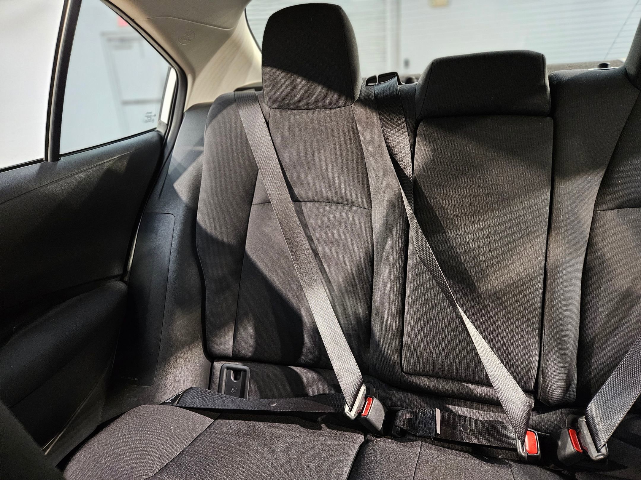 Used 2021 Toyota Corolla LE image 12