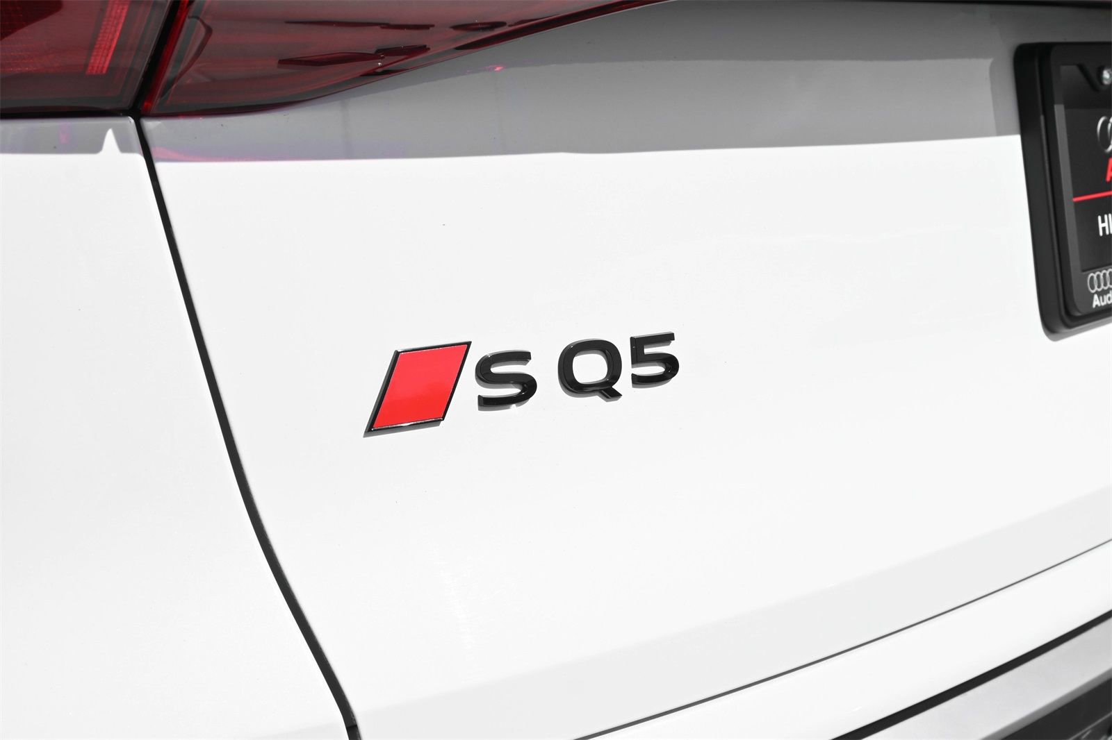 Certified 2025 Audi SQ5 Premium Plus w/ Premium Plus Package image 18