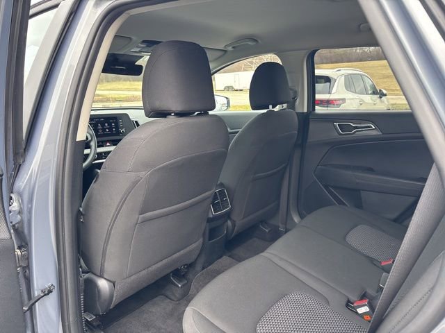 Used 2025 Kia Sportage LX image 32