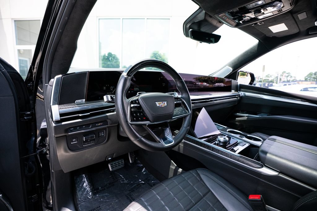 Used 2025 Cadillac Escalade ESV V AWD/4WD image 30