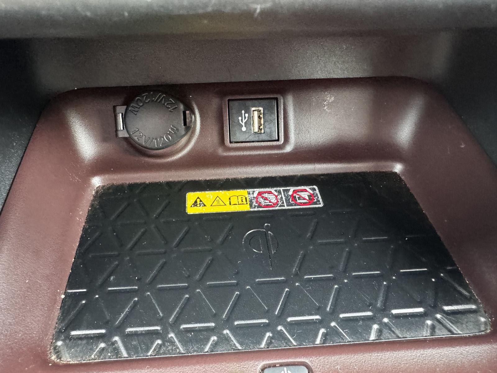 Used 2023 Toyota RAV4 Limited AWD/4WD image 29