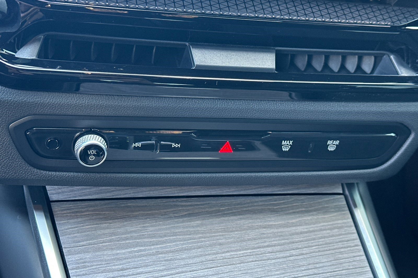 Used 2025 BMW i4 eDrive40 image 26