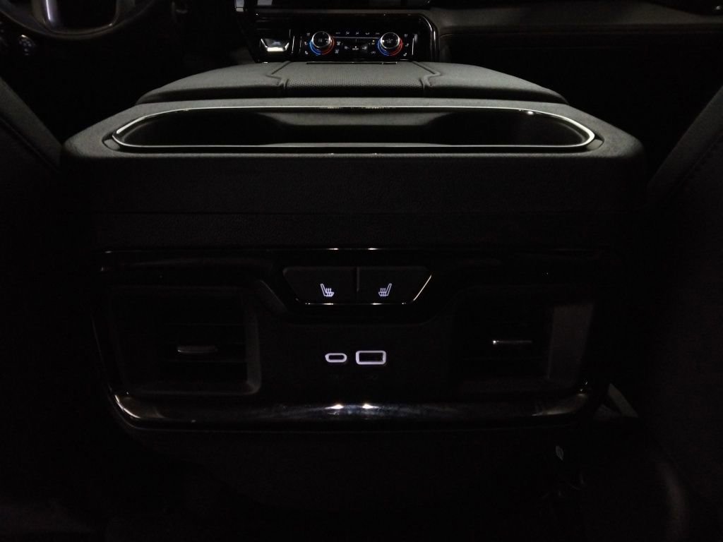 Used 2024 GMC Sierra 2500 AT4 w/ Technology Package image 37