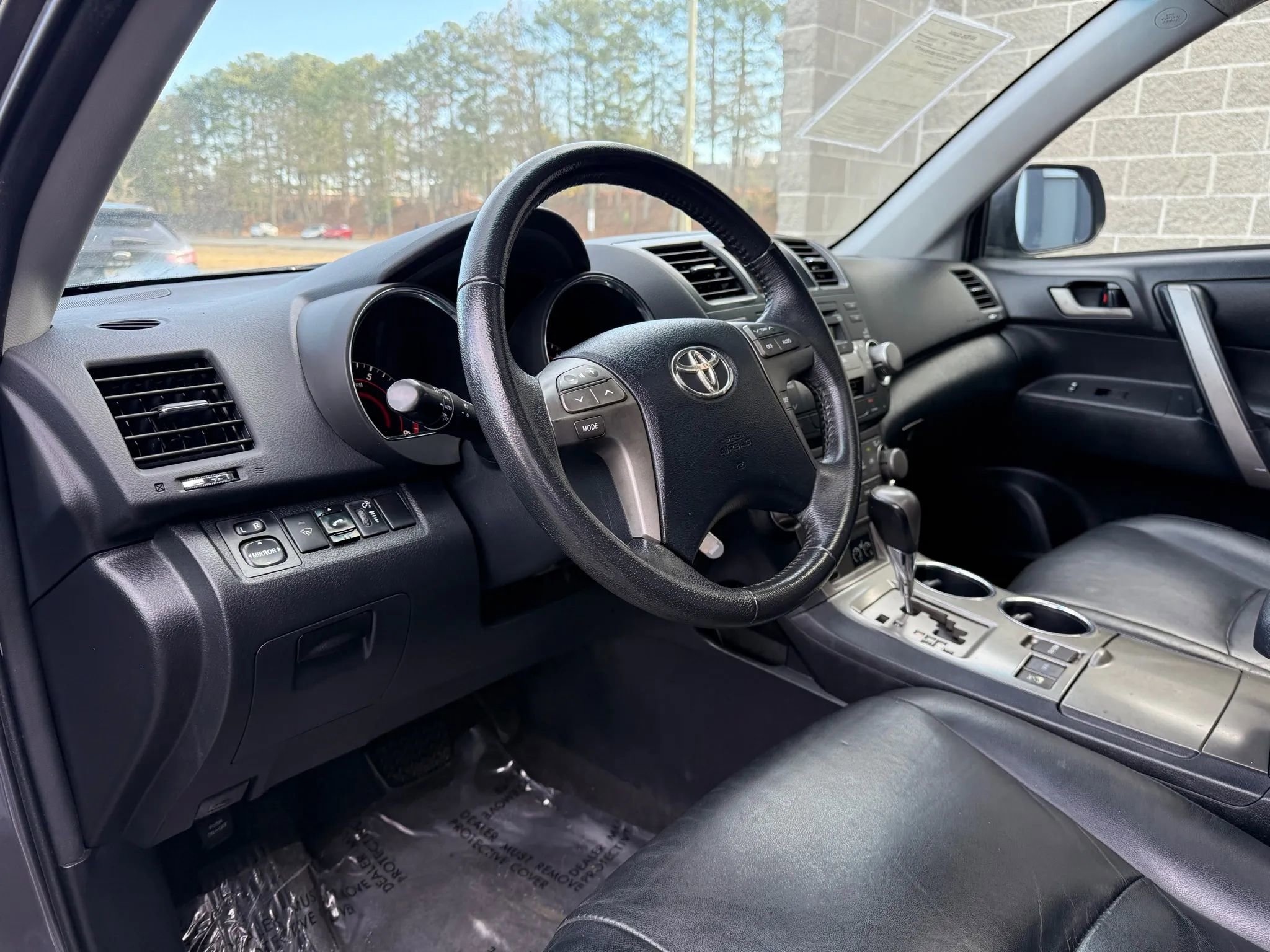 Used 2010 Toyota Highlander SE image 17