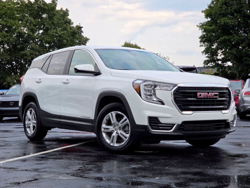 Used 2023 GMC Terrain SLE FWD image 2