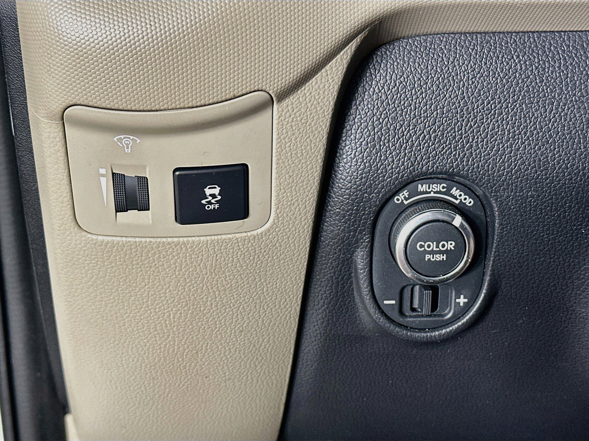 Used 2013 Kia Soul ! w/ Premium Pkg FWD image 17