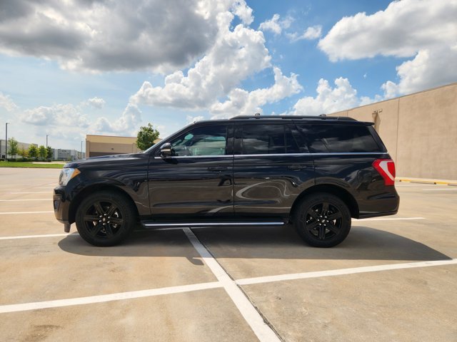 Used 2021 Ford Expedition XLT RWD image 4