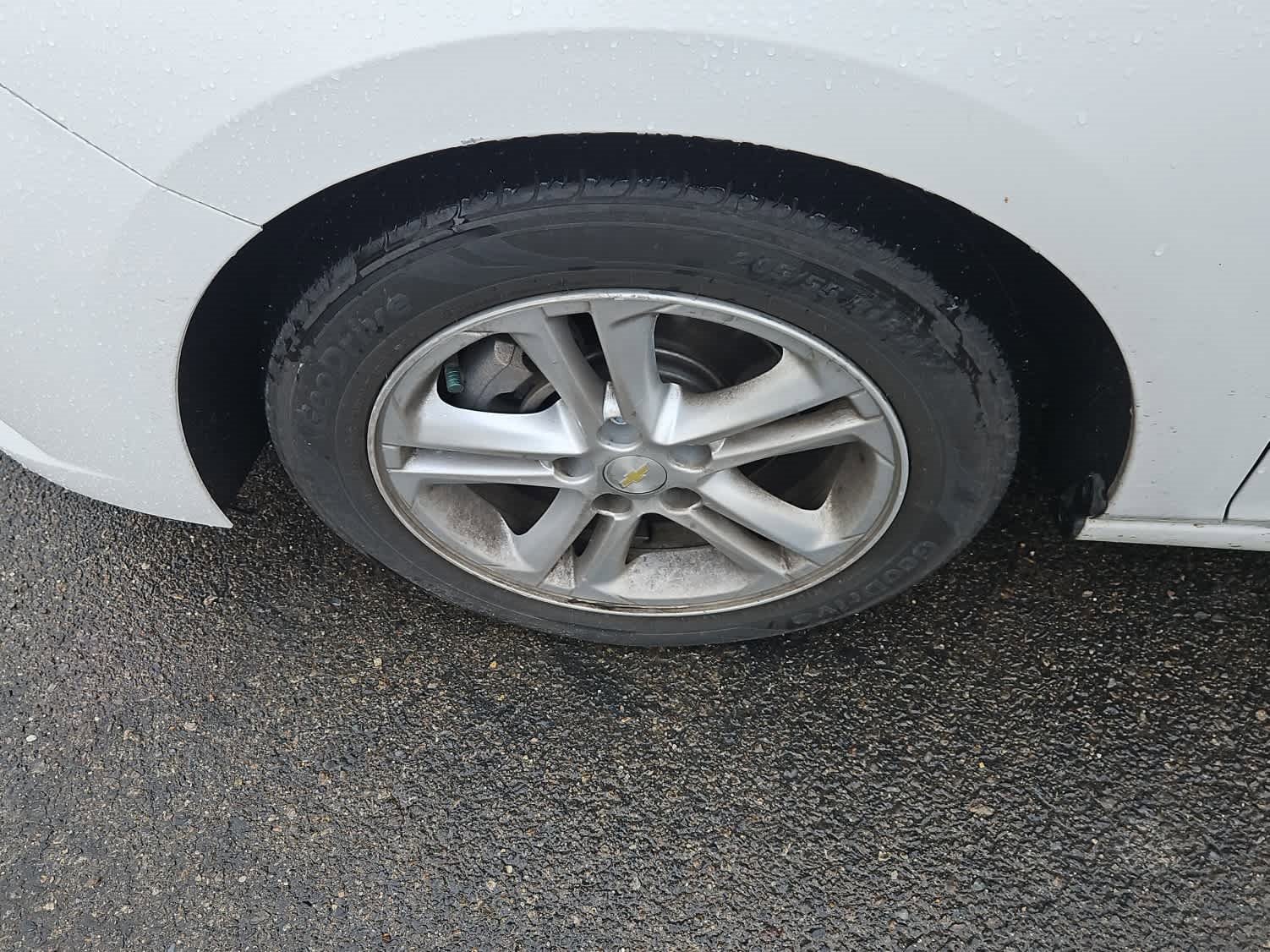 Used 2017 Chevrolet Cruze LT image 3