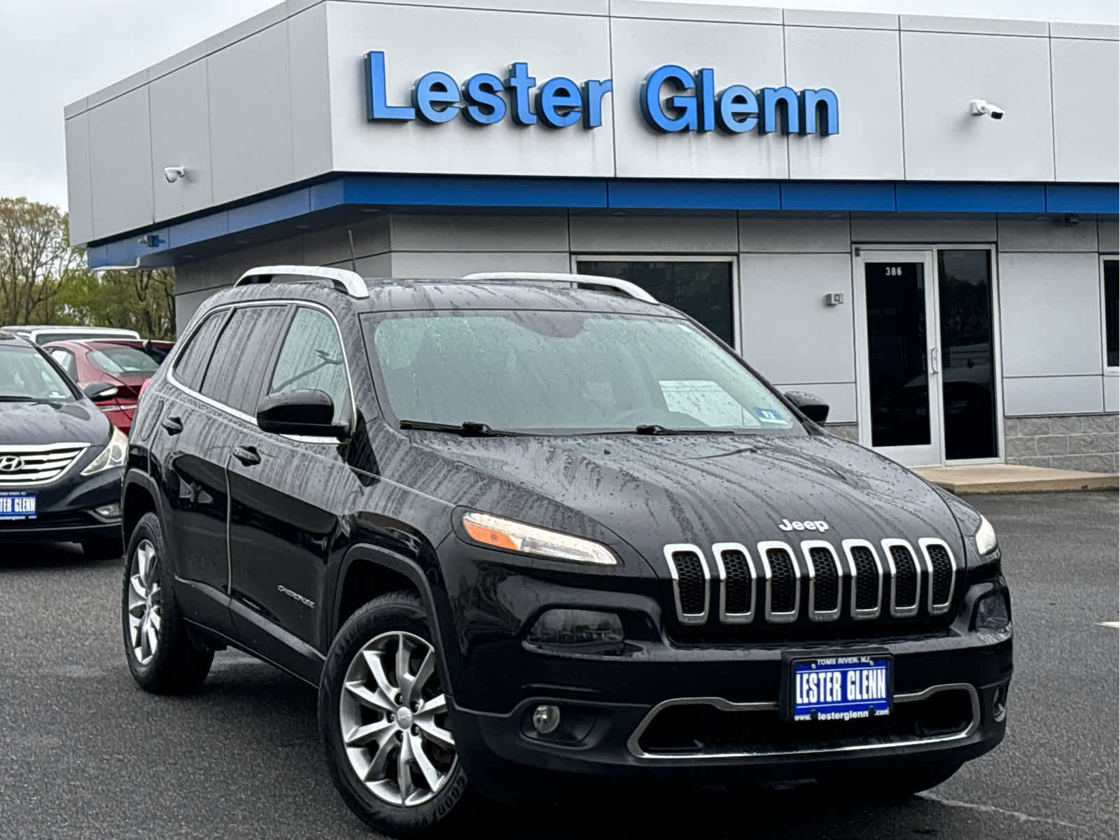 Used 2018 Jeep Cherokee Limited AWD/4WD image 26