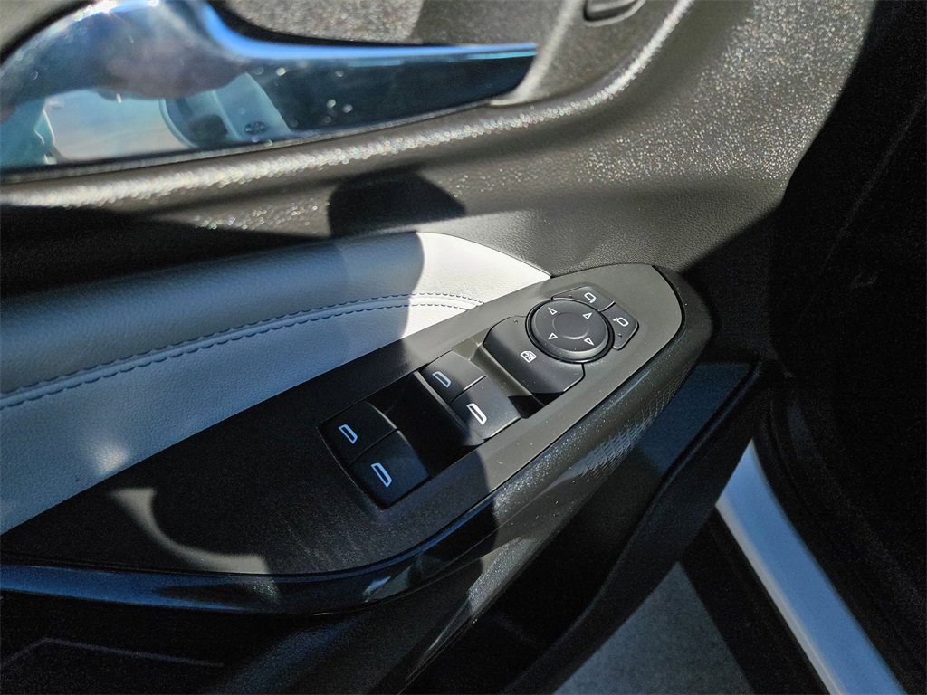 Used 2025 Chevrolet Trax LT w/ LT Convenience Package image 14