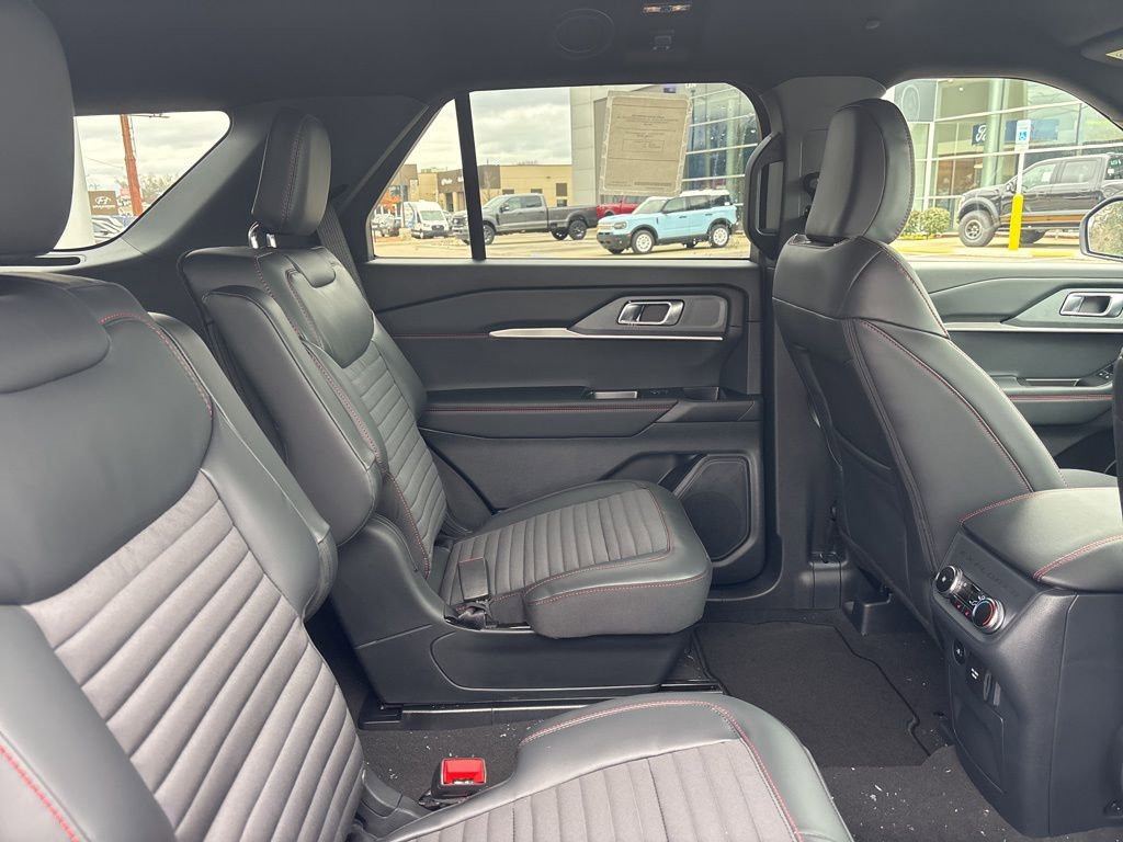 New 2026 Ford Explorer ST-Line w/ ST-Line Street Pack image 15
