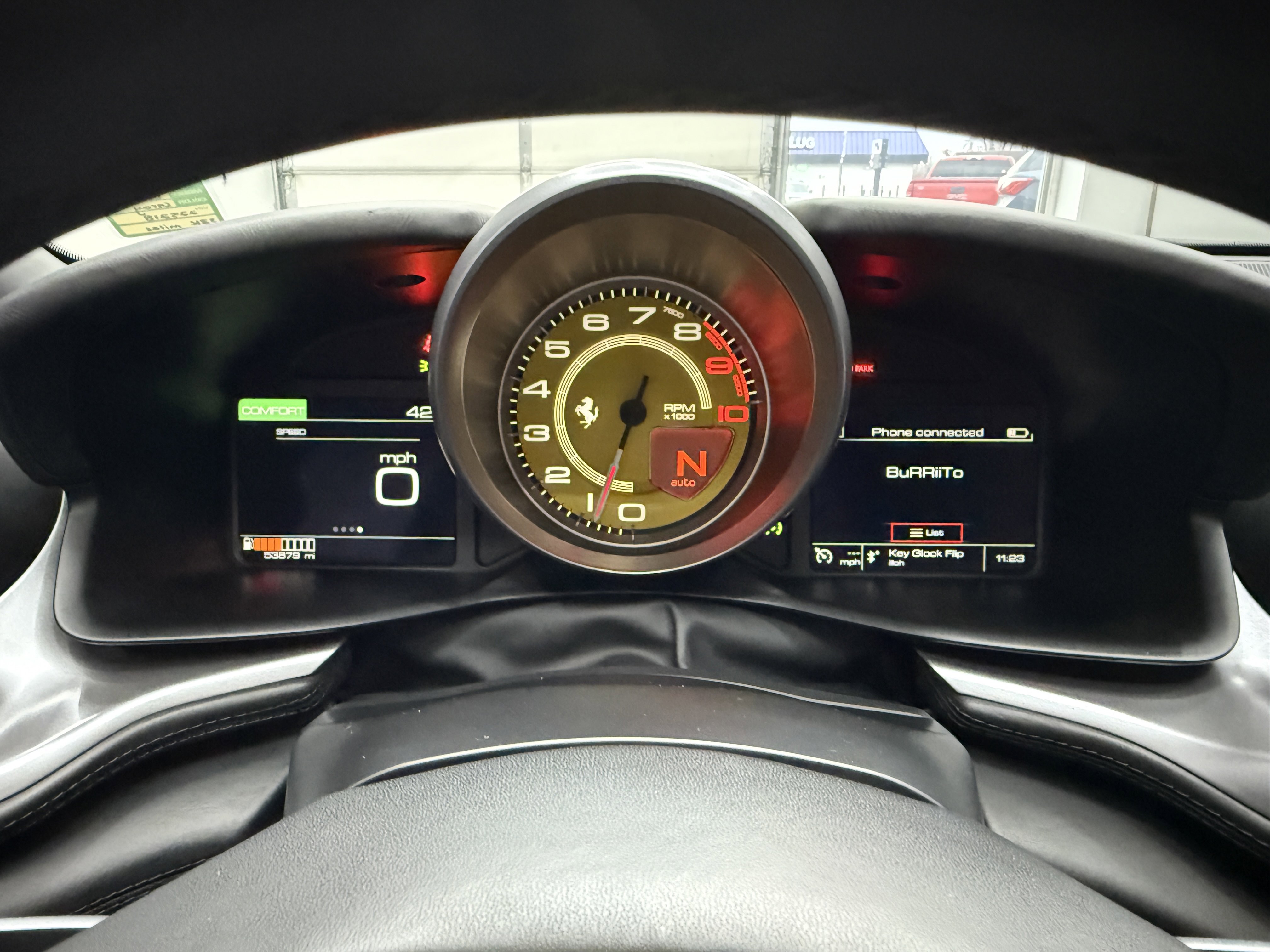 Used 2017 Ferrari GTC4Lusso image 15