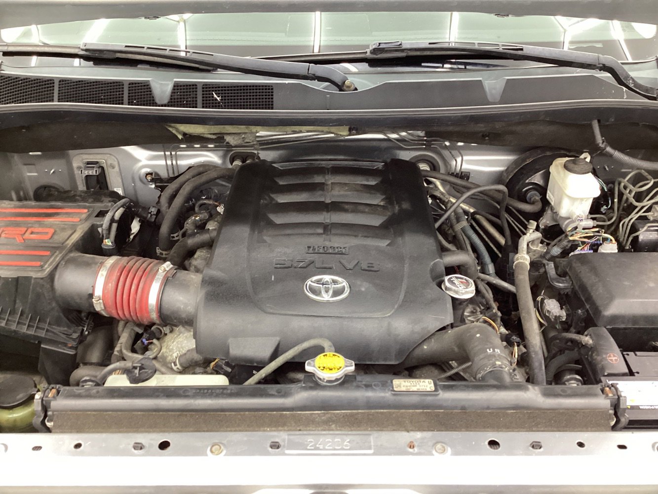 Used 2015 Toyota Tundra Limited w/ Limited Premium Package image 40