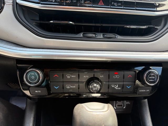 Used 2025 Jeep Compass Limited image 10