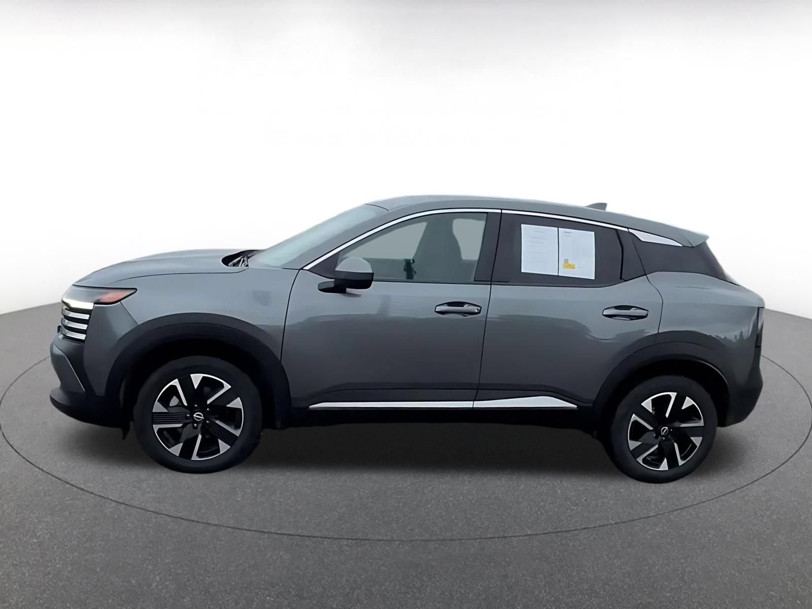 Used 2025 Nissan Kicks SV AWD/4WD image 10