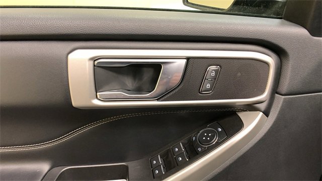 Used 2022 Ford Explorer XLT image 28