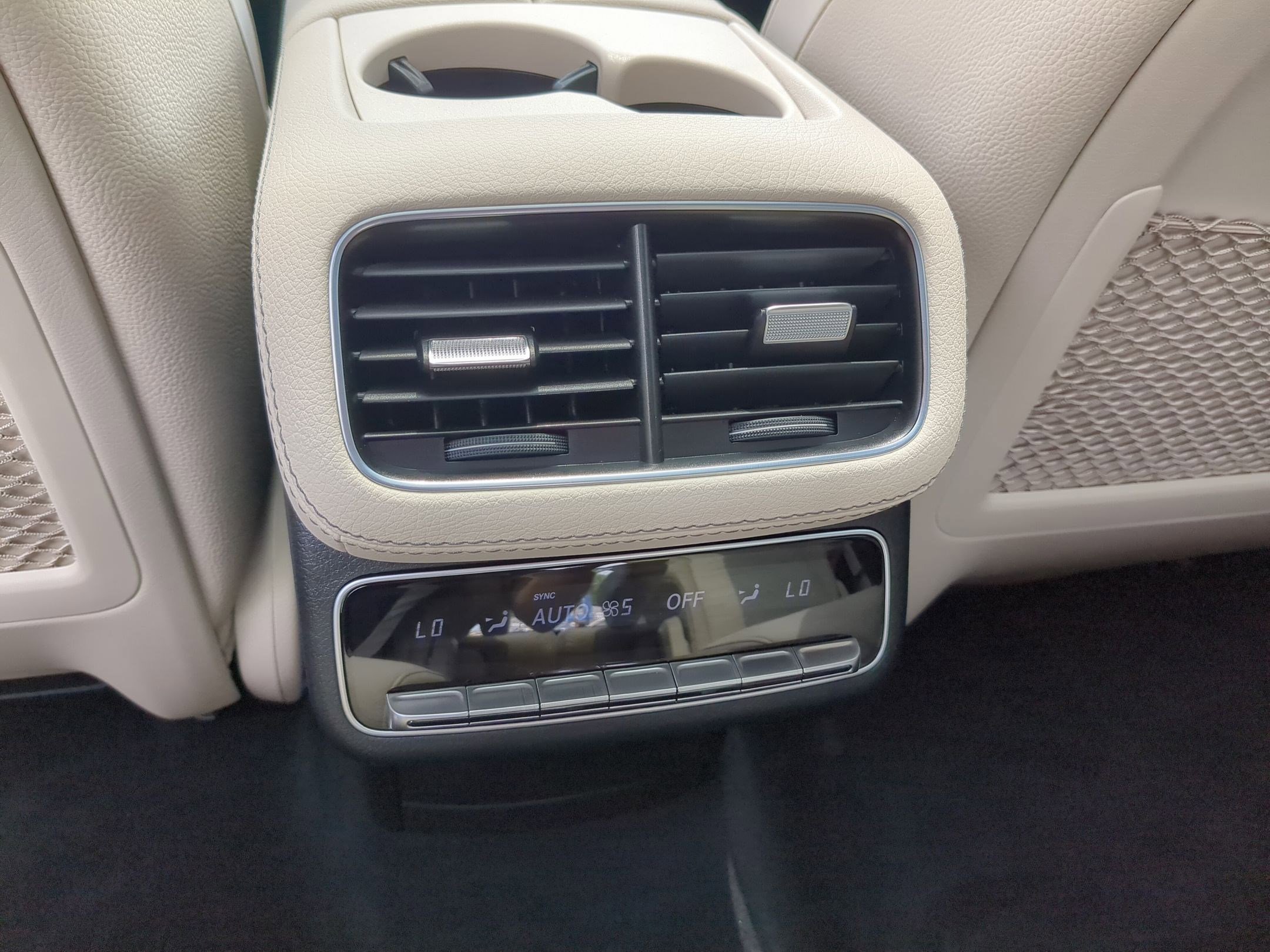 Used 2025 Mercedes-Benz GLS 580 4MATIC image 33