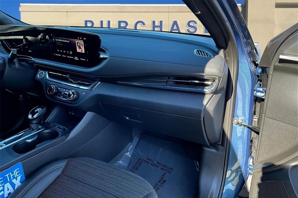 Used 2025 Buick Envista Preferred image 25