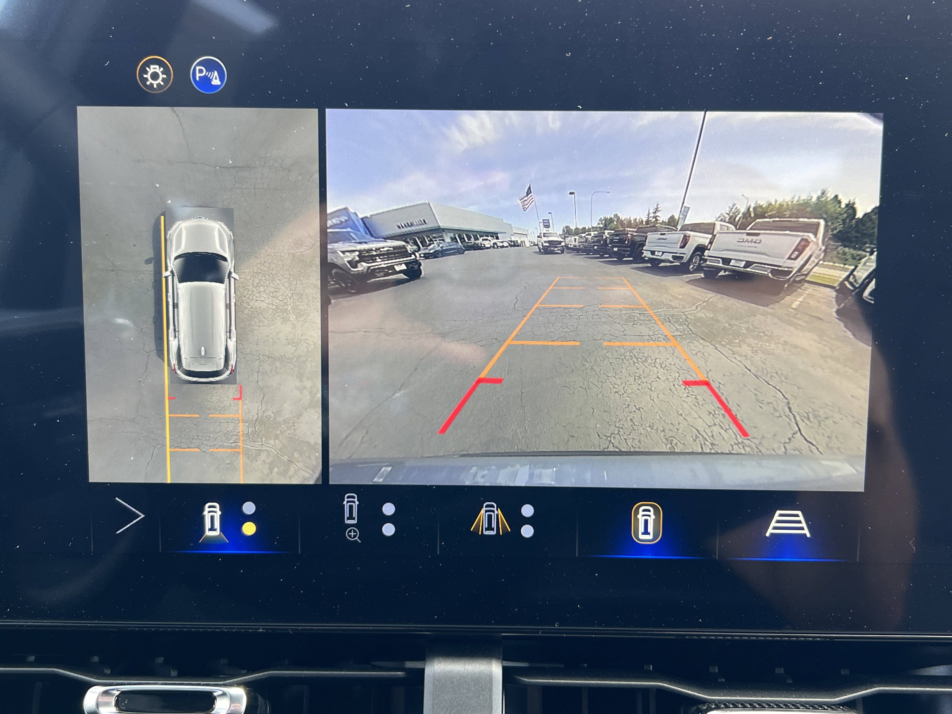 New 2026 Chevrolet Equinox LT w/ Safety and Technology Package AWD/4WD image 13