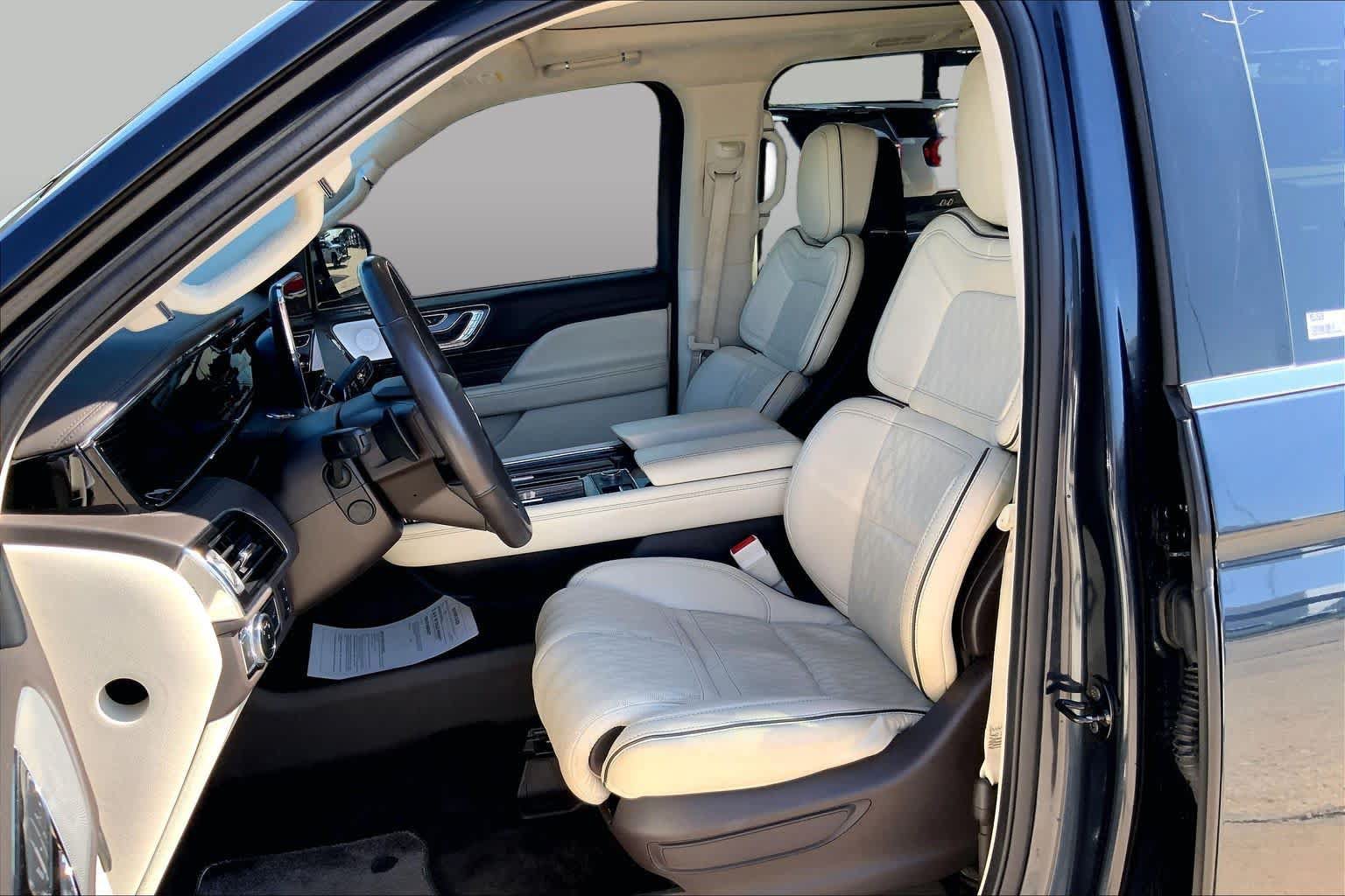 Used 2021 Lincoln Navigator L Black Label w/ Cargo Convenience Package AWD/4WD image 8