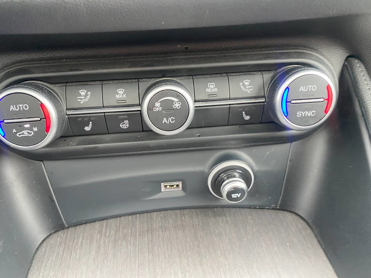 Used 2021 Alfa Romeo Stelvio Ti image 22