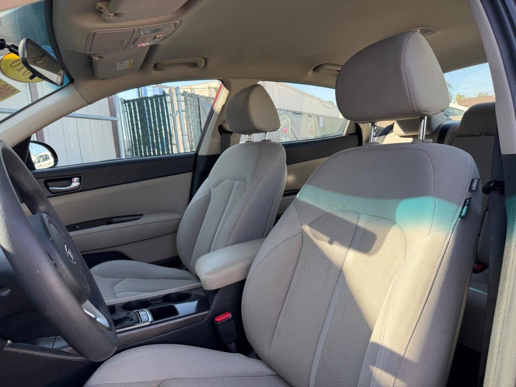 Used 2018 Kia Optima LX image 19