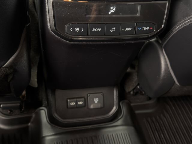 Used 2023 Toyota Highlander Limited AWD/4WD image 30