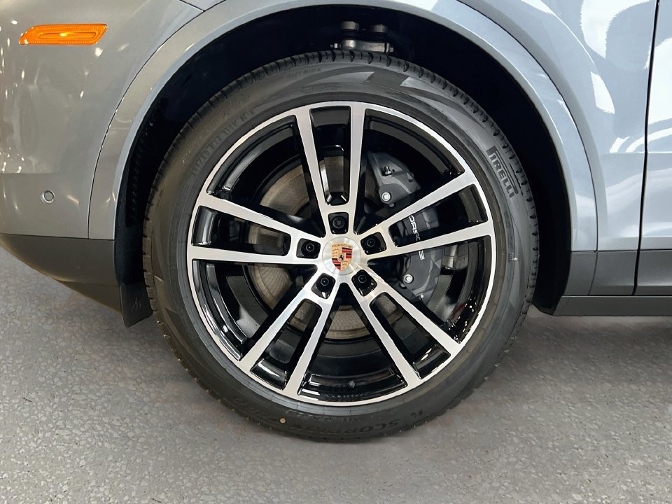 New 2026 Porsche Cayenne AWD/4WD image 33