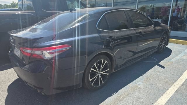Used 2019 Toyota Camry SE FWD image 3