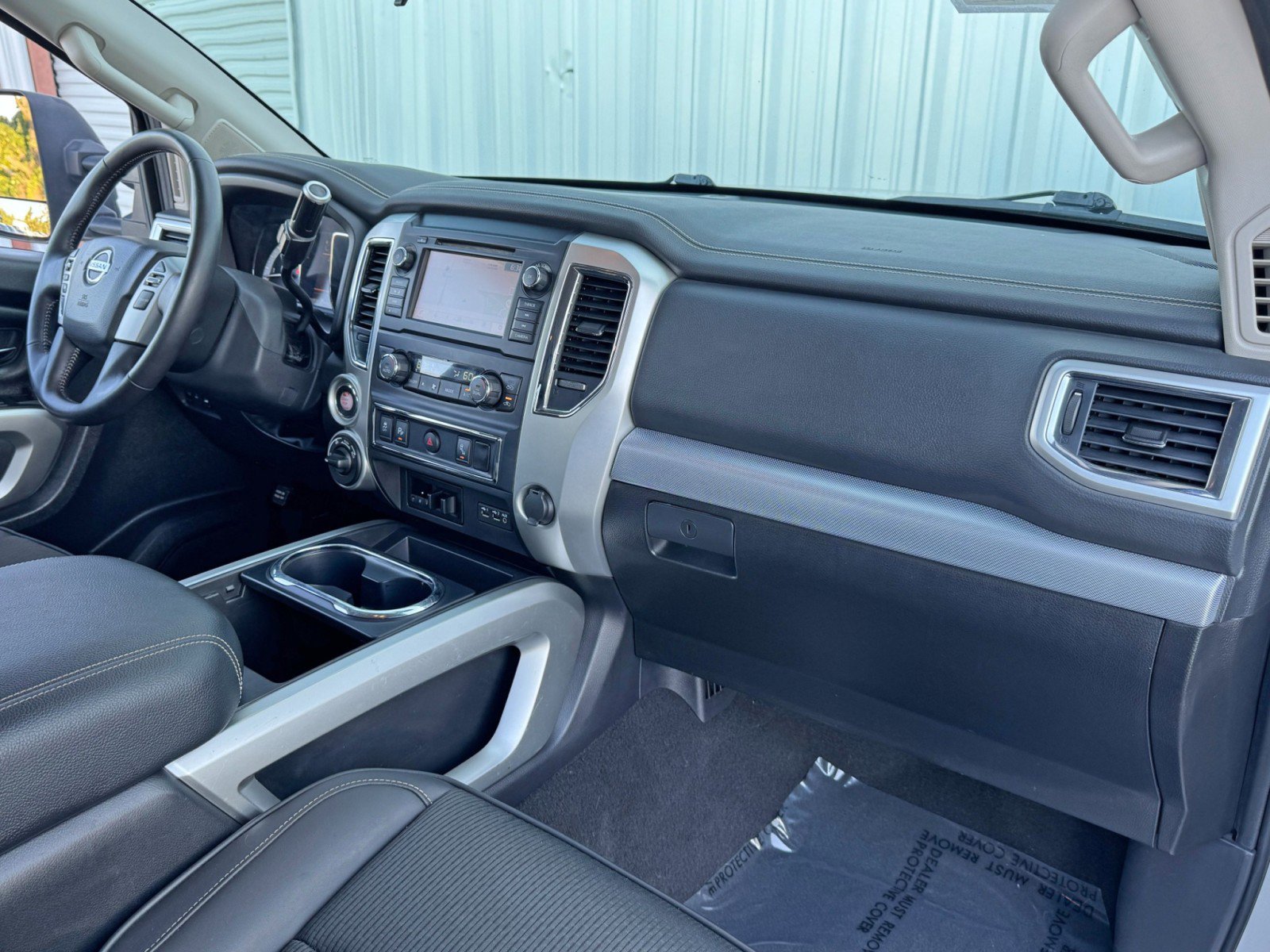 Used 2019 Nissan Titan PRO-4X w/ Pro-4x Utility Package image 12