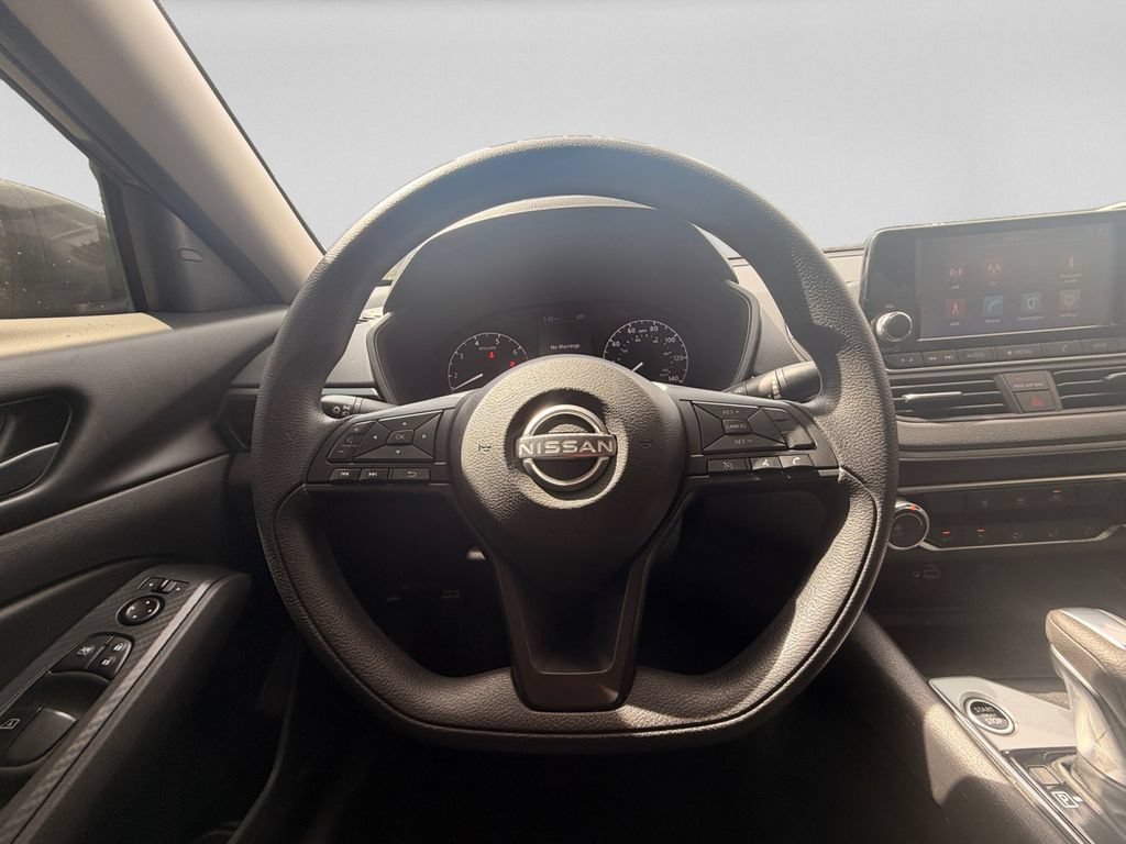 Used 2024 Nissan Altima 2.5 S FWD image 12